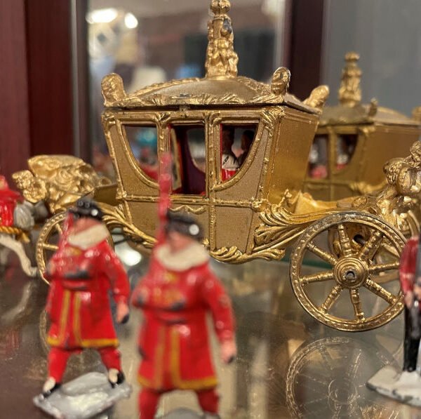 Royal Gold Carriage Collectible